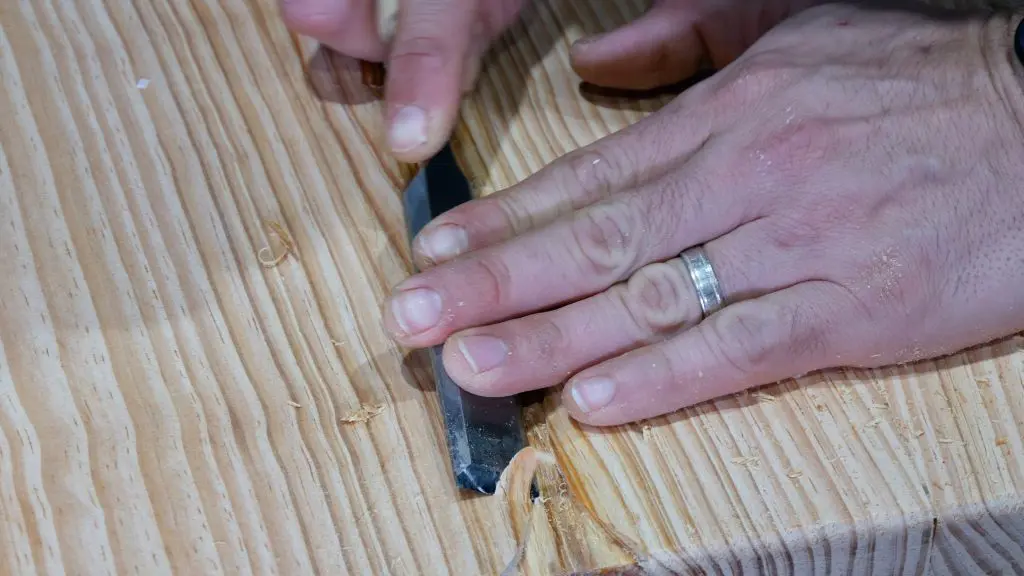 how to make a rustic table with epoxy resin - chisel river