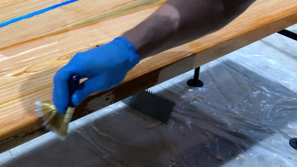 how to make a rustic table with epoxy resin - stonecoat epoxy cover brush sides