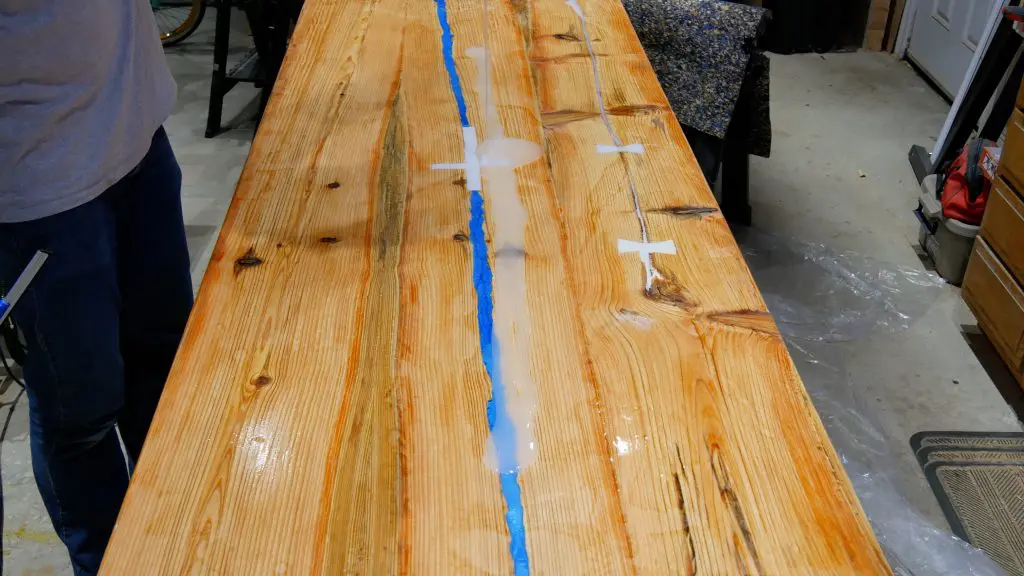how to make a rustic table with epoxy resin - seal coat 2 pour