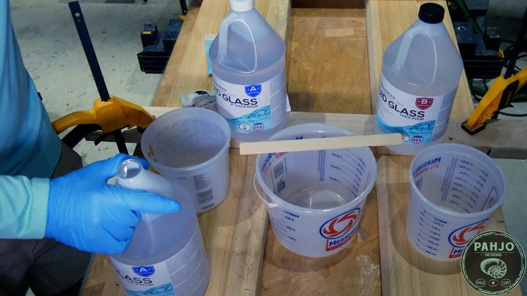 how to mix liquid glass 2.0 epoxy for river table