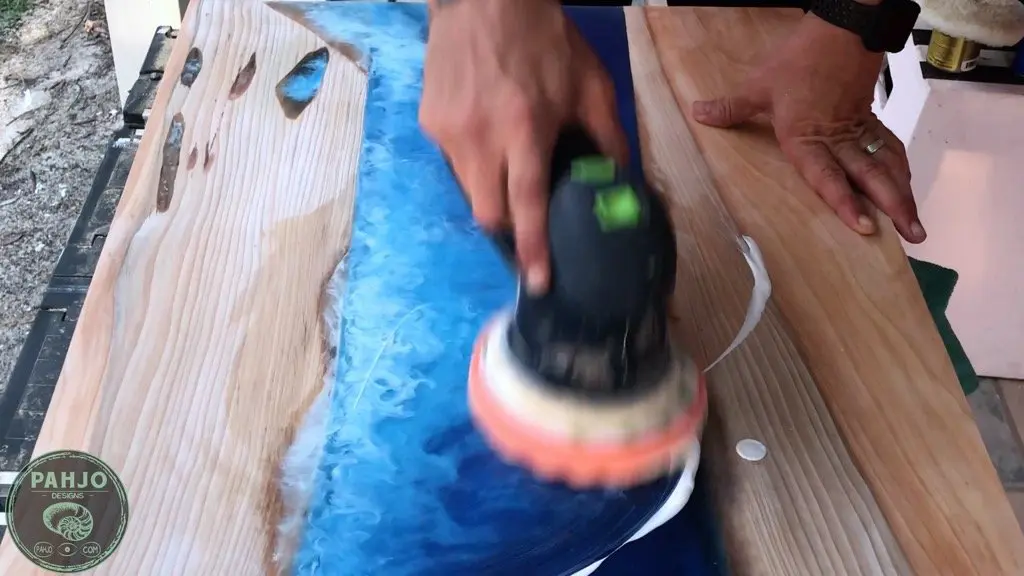 How to apply polish to epoxy river table