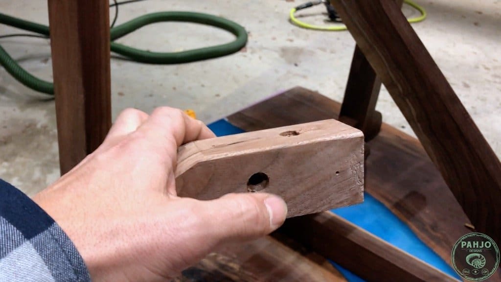 how to attach table top to base using wood blocks