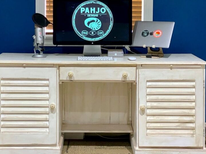 How to Antique Furniture Paint and Stain