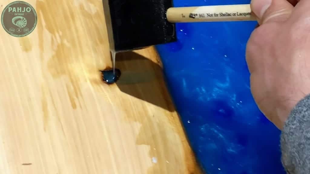 filling wood knots with epoxy