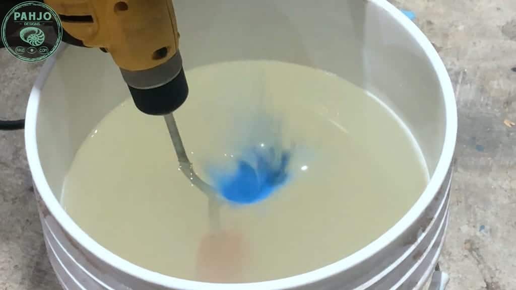 coloring epoxy resin with pigment powder